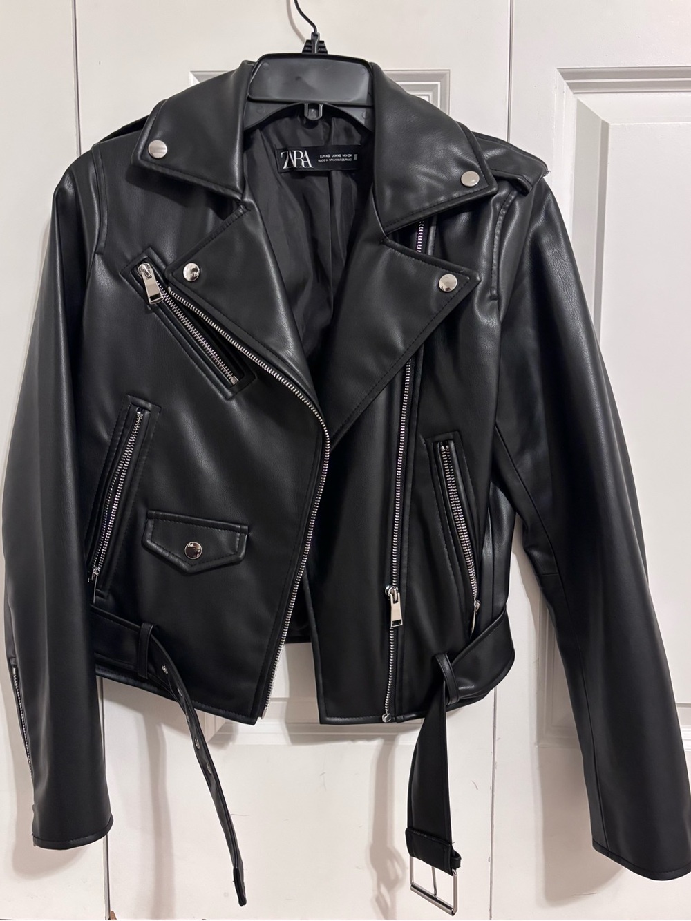 ZARA Black Faux Leather Moto Biker Jacket w Silver Hardware XS – Like New